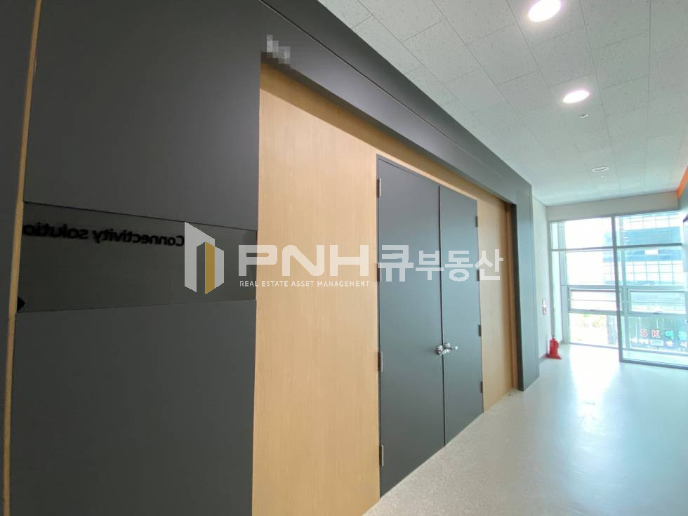 경기 안양동안구 호계동 금정역 초역세권 신축 지식산업센터 전용25평 풀 인테리어, 룸2개, 탕비실, 코너형, 뷰 아주 좋아요 월세 매물번호 10982 사진 2