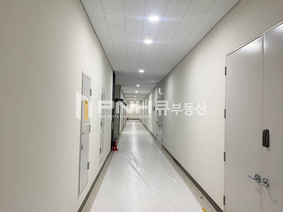 경기 안양동안구 호계동 금정역 초역세권 신축 지식산업센터 전용25평 풀 인테리어, 룸2개, 탕비실, 코너형, 뷰 아주 좋아요 월세 매물번호 10982 사진 18