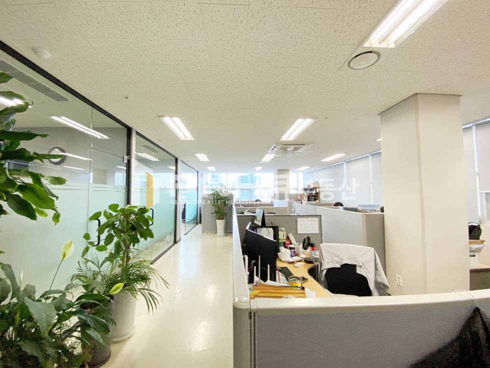 경기 안양동안구 관양동 인덕원지식산업센터, 전용35평, 풀 인테리어, 인근 시세대비 저렴한 중소형사무실임대 월세 매물번호 10985 사진 1