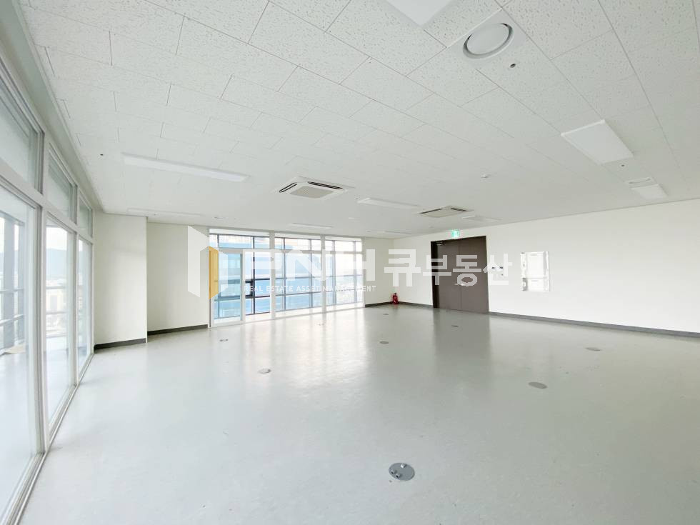 경기 안양만안구 안양동 안양아이에스비즈센트럴,고층 전용31평, 인테리어지원협의 월세 매물번호 10986 사진 5