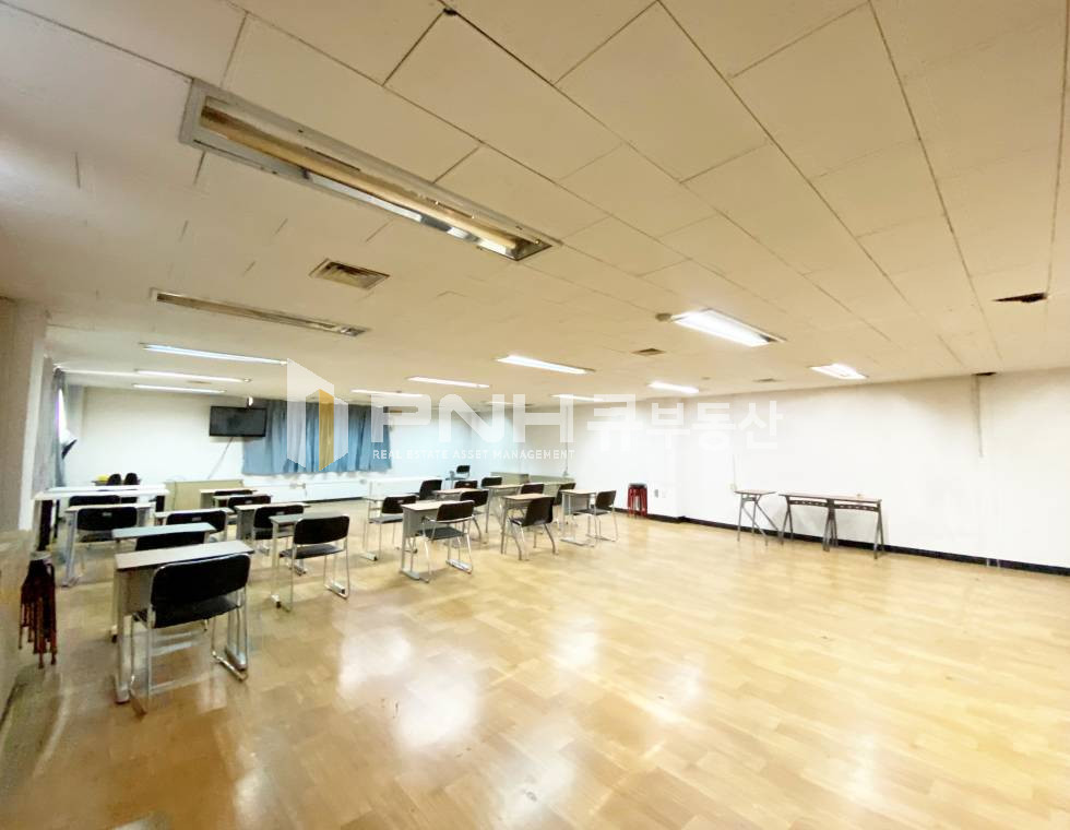 경기 안양동안구 호계동 호계신사거리(뱅뱅사거리)인근, 큰 대로변 위치, 가시성좋음,전용50평 중형사무실임대 월세 매물번호 10961 사진 3
