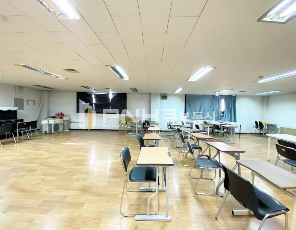 경기 안양동안구 호계동 호계신사거리(뱅뱅사거리)인근, 큰 대로변 위치, 가시성좋음,전용50평 중형사무실임대 월세 매물번호 10961 사진 7