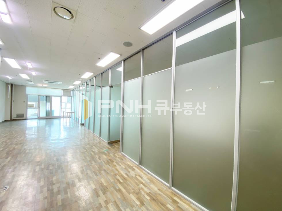 경기 안양동안구 관양동 인덕원지식산업센터, 두산벤처다임, 전40평, 인테리어룸, 탕비실있음 월세 매물번호 10987 사진 1