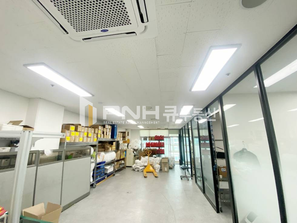 경기 안양동안구 관양동 인덕원지식산업센터 평촌두산벤처다임 전40평, 인테리어룸, 호실 깔끔, 청장형냉난방기O 월세 매물번호 10988 사진 3