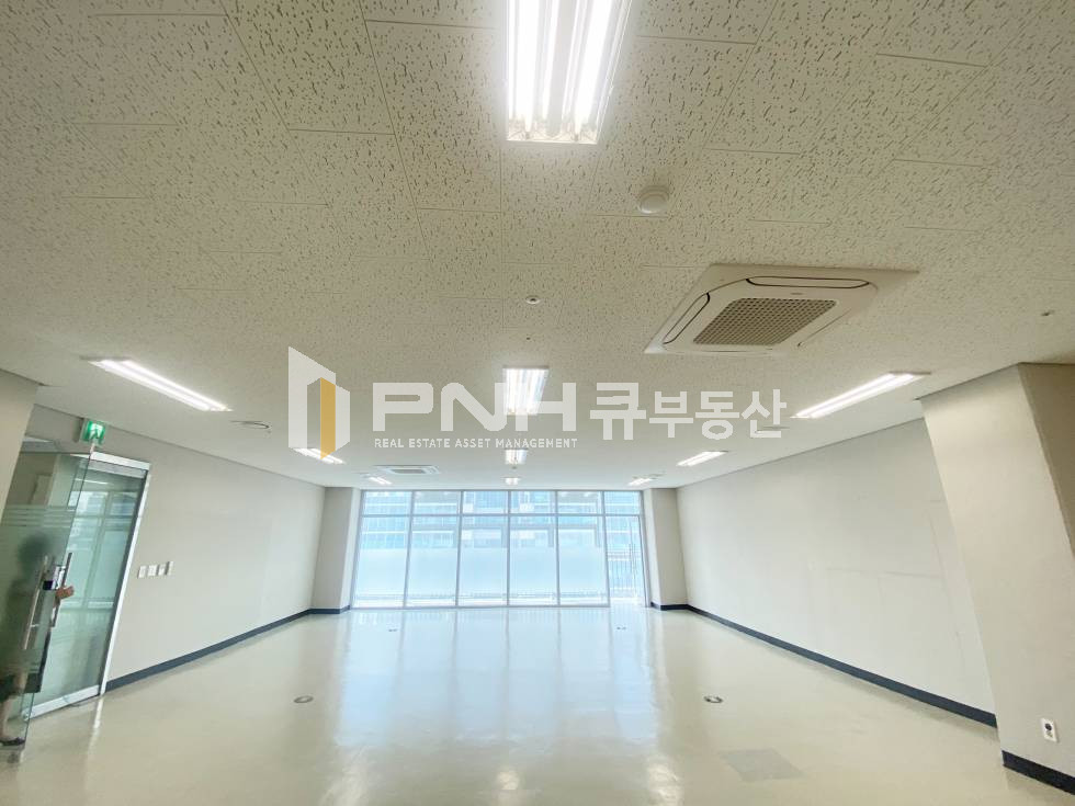 경기 안양동안구 관양동 평촌지식산업센터 , 전31평, 깔끔함, 가성비좋은 중소형사무실 월세 매물번호 10989 사진 1