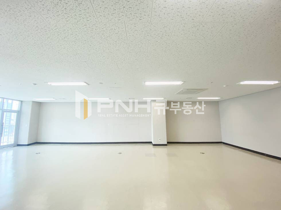 경기 안양동안구 관양동 평촌지식산업센터 , 전31평, 깔끔함, 가성비좋은 중소형사무실 월세 매물번호 10989 사진 2