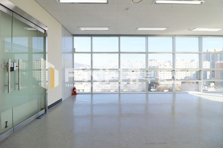 경기 안양동안구 평촌동 평촌 신축 지식산업센터, 전용17평, 소형사무실임대 월세 매물번호 10992 사진 3