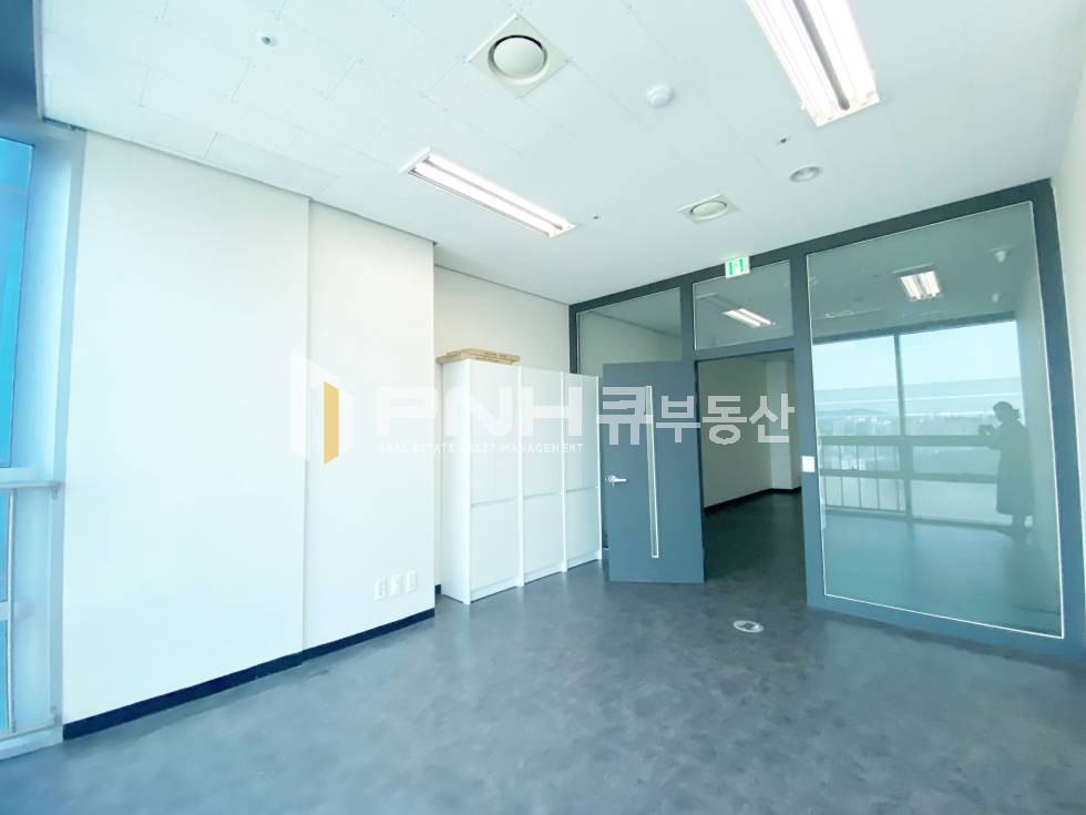 경기 안양동안구 관양동 오비즈타워, 전용27평, 깔끔,모던,인테리어O, 냉난방기O 월세 매물번호 10995 사진 1