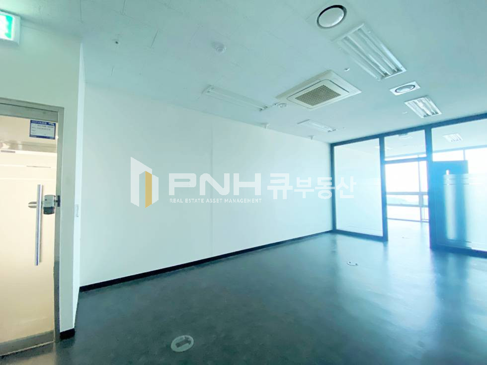 경기 안양동안구 관양동 오비즈타워, 전용27평, 깔끔,모던,인테리어O, 냉난방기O 월세 매물번호 10995 사진 2