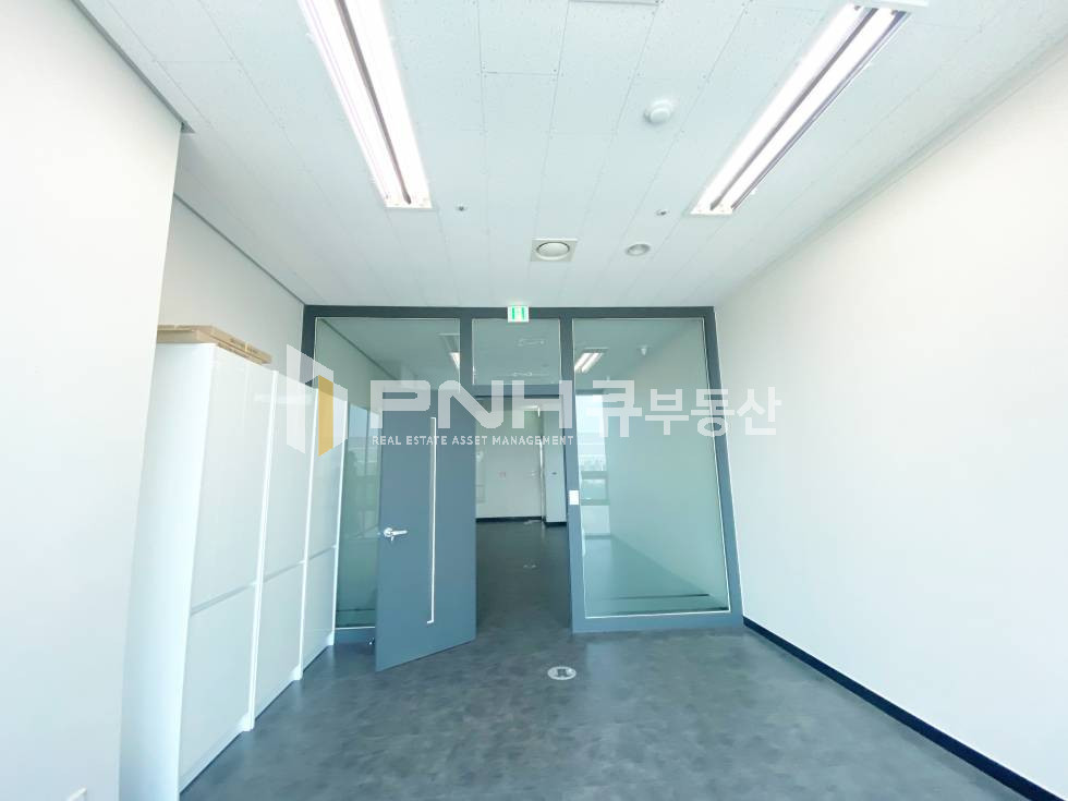 경기 안양동안구 관양동 오비즈타워, 전용27평, 깔끔,모던,인테리어O, 냉난방기O 월세 매물번호 10995 사진 7