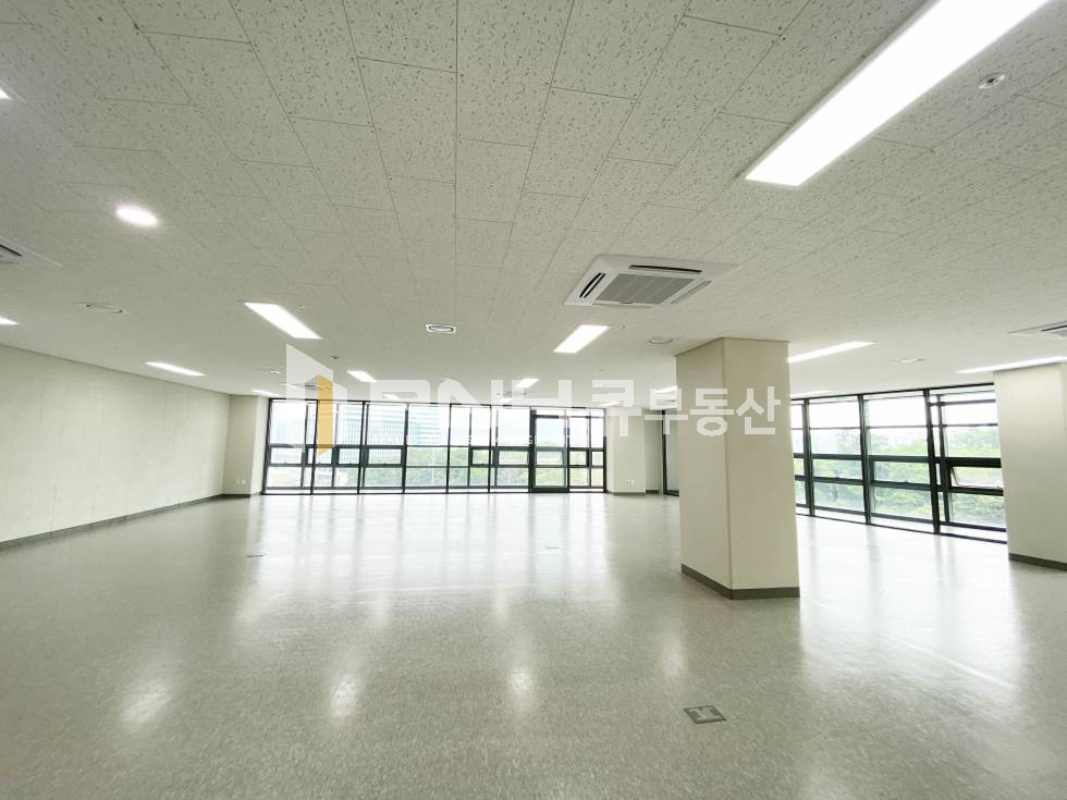 경기 과천시 갈현동 과천지식정보타운, 과천상상자이, 전용63평, 전망굿, 천장형낸낭방기, 에이스호실, 중형사무실추천 월세 매물번호 11001 사진 2