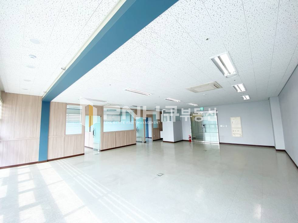 경기 안양동안구 관양동 평촌역초역세권, 평촌하이필드,실평32평, 룸3개, 탕비실O, 청잔형냉난방기O , 뷰좋음 월세 매물번호 11002 사진 1