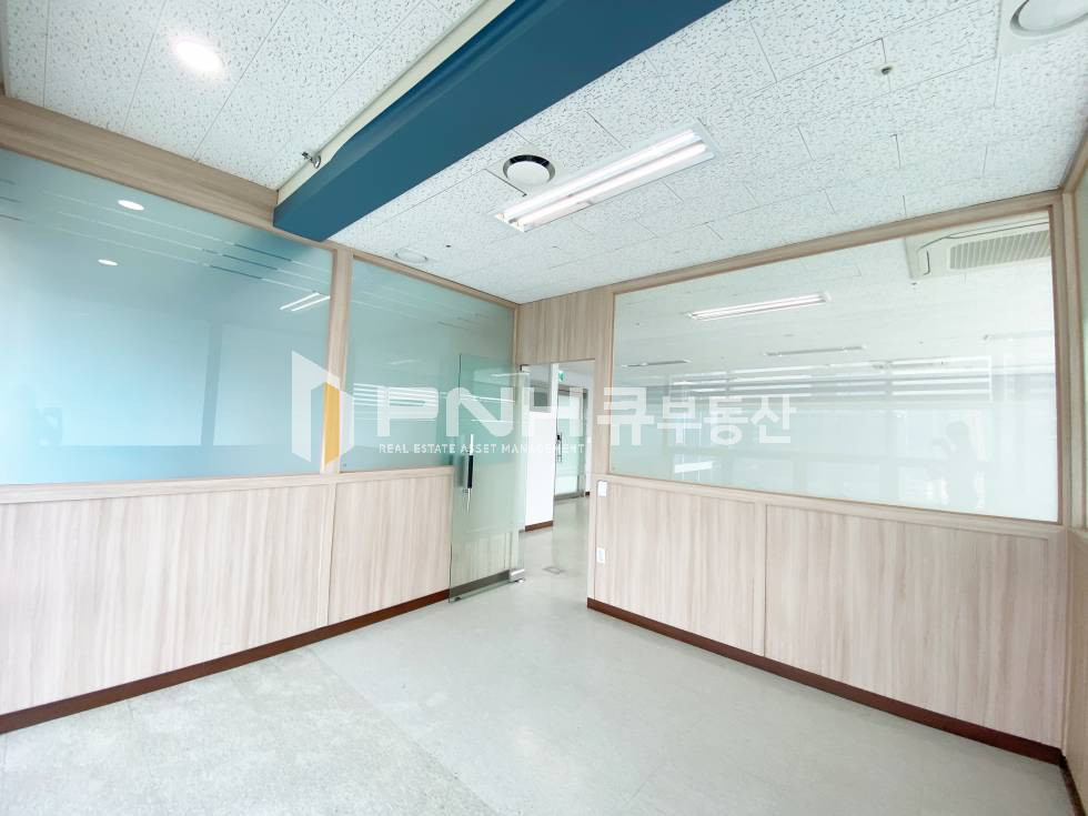 경기 안양동안구 관양동 평촌역초역세권, 평촌하이필드,실평32평, 룸3개, 탕비실O, 청잔형냉난방기O , 뷰좋음 월세 매물번호 11002 사진 10