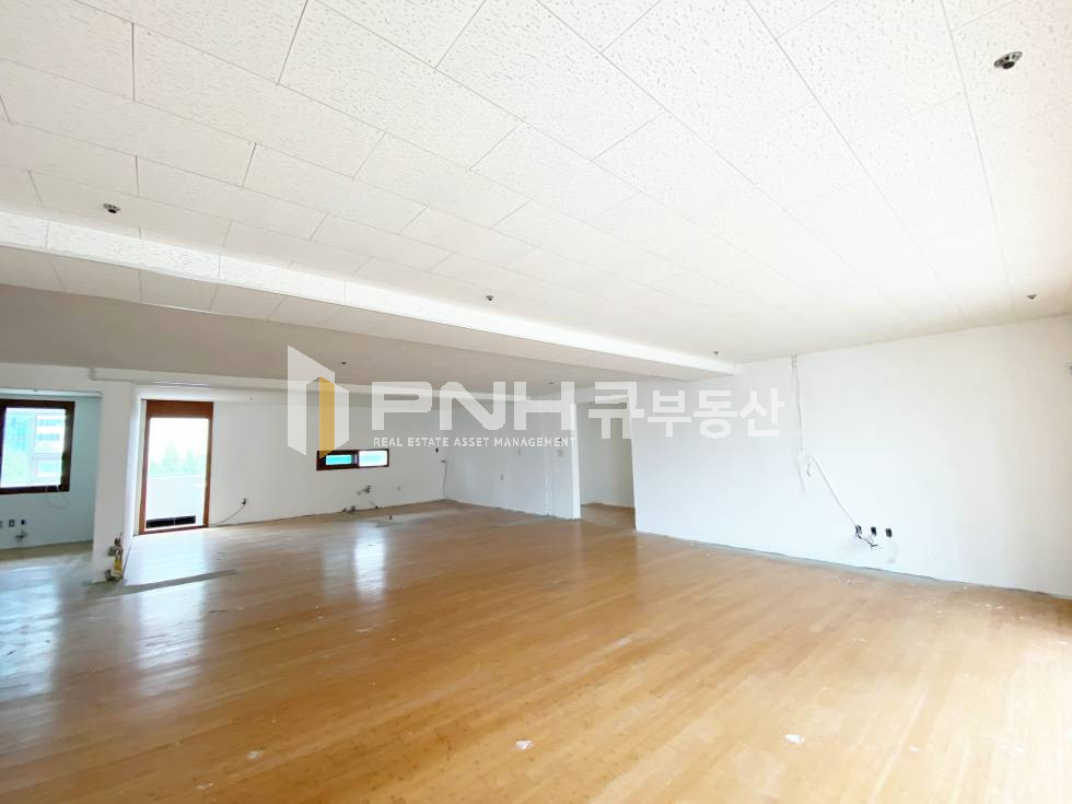 경기 안양동안구 호계동 범계역역세권, 전용67평, 룸4, 한개층 전체사용, 엘베O, 깔끔 월세 매물번호 11010 사진 2