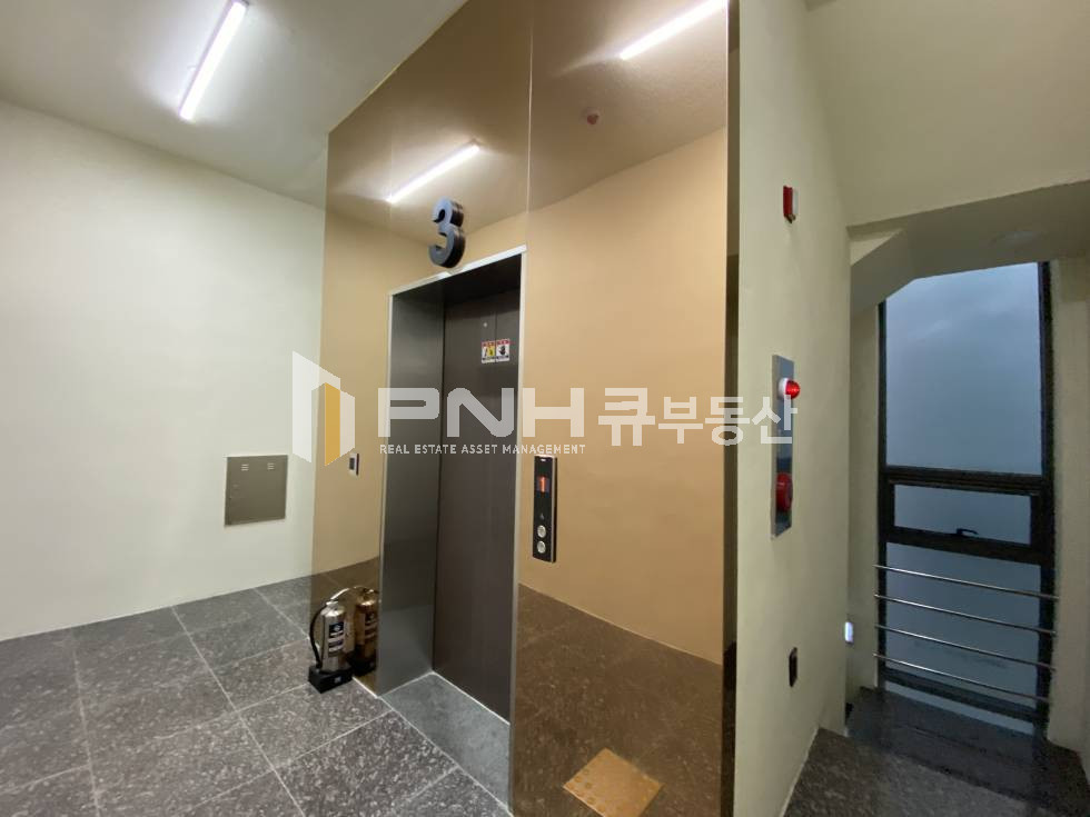 경기 안양동안구 평촌동 신축건물, 전용58평, 흥안대로, 평촌대로변, 민백사거리 인근, 가시성 좋음, 노출효과 Good 월세 매물번호 11012 사진 7