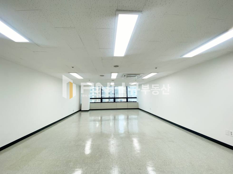 경기 안양동안구 비산동 범계역 걸음마권 ,전용40평, 두개호실일괄, 대로변, 즉시입주 월세 매물번호 11019 사진 2