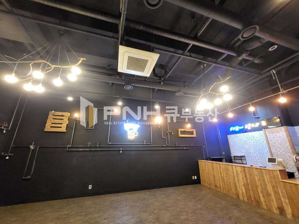 경기 안양동안구 관양동 Bar ,술집 인테리어 되어 있음. 무권리 월세 매물번호 11030 사진 1