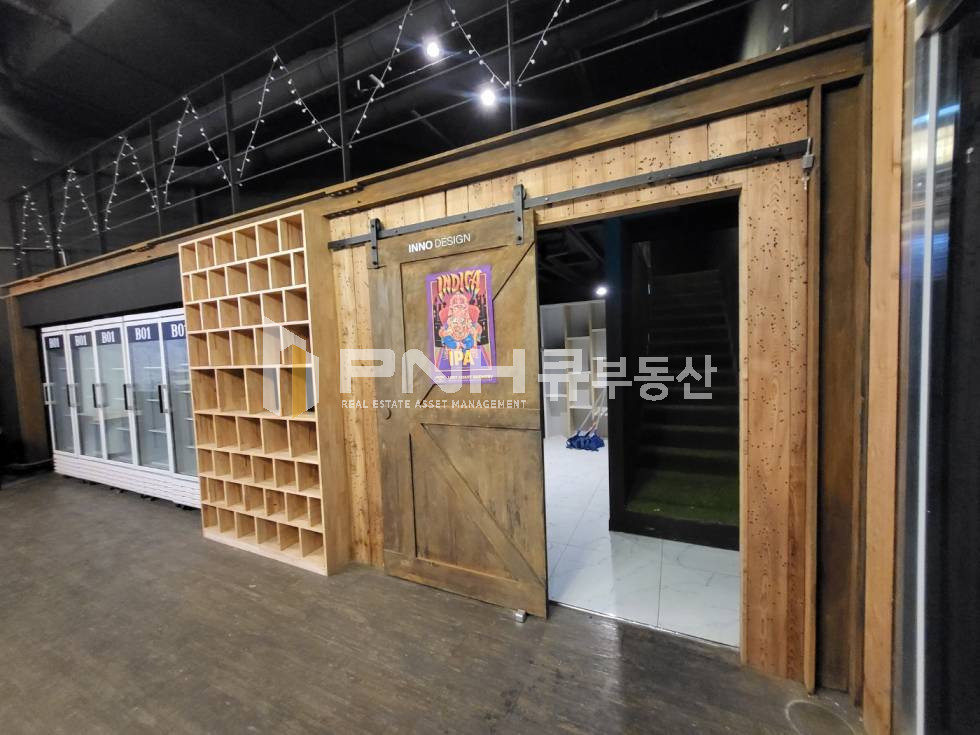 경기 안양동안구 관양동 Bar ,술집 인테리어 되어 있음. 무권리 월세 매물번호 11030 사진 2