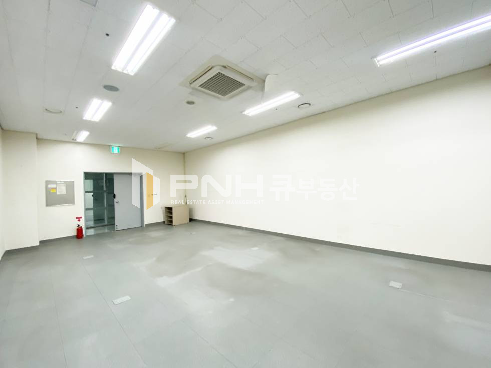 경기 안양동안구 관양동 평촌역인근사무실, 평촌스마트베이, 전용20평, 공간구획되어있음, 룸1개, 천장형냉난방기O, 베란다O 월세 매물번호 11035 사진 1