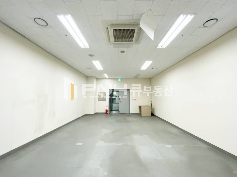 경기 안양동안구 관양동 평촌역인근사무실, 평촌스마트베이, 전용20평, 공간구획되어있음, 룸1개, 천장형냉난방기O, 베란다O 월세 매물번호 11035 사진 3