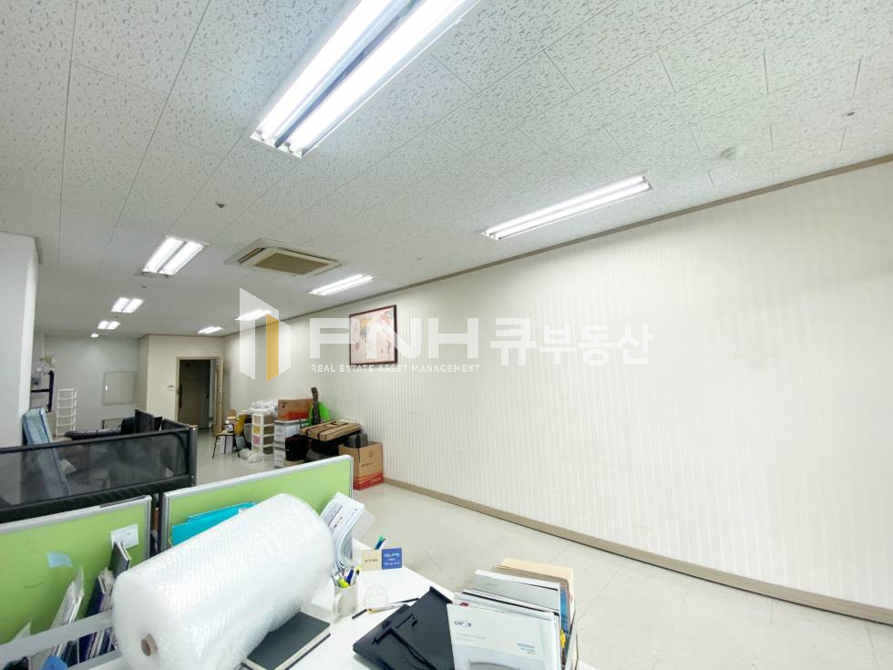 경기 안양동안구 관양동 대륭테크노타운15차, 평촌역 인덕원역 더블역세권, 전용20평, 중소형사무실 임대, 즉시입주, 공간구획, 천장형냉난방기O 월세 매물번호 11040 사진 3