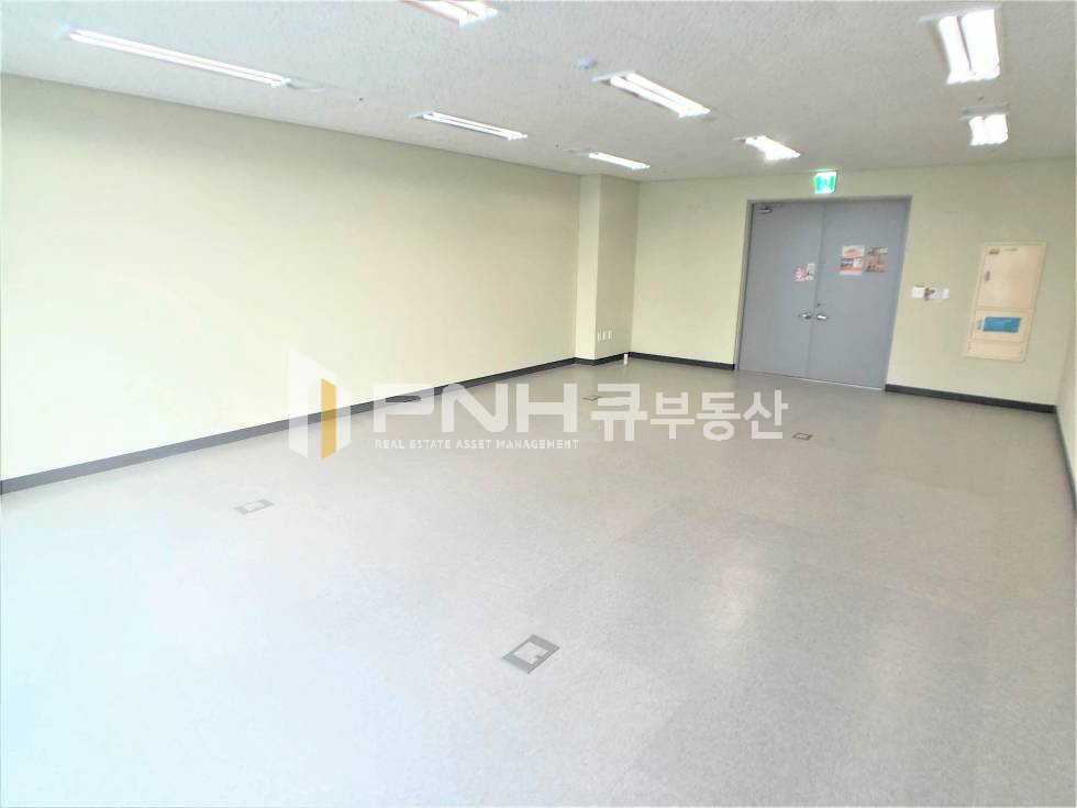 경기 안양동안구 관양동 평촌역사무실, 평촌역하이필드지식산업센터, 전용16평, 고층, 급매물, 즉시입주가능 월세 매물번호 11041 사진 5