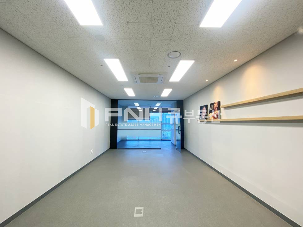 경기 안양동안구 관양동 평촌하이필드 지식산업센터, 전용13평, 풀인테리어O, 파사드, 천장형냉난방기O, 즉시입주 월세 매물번호 11042 사진 2