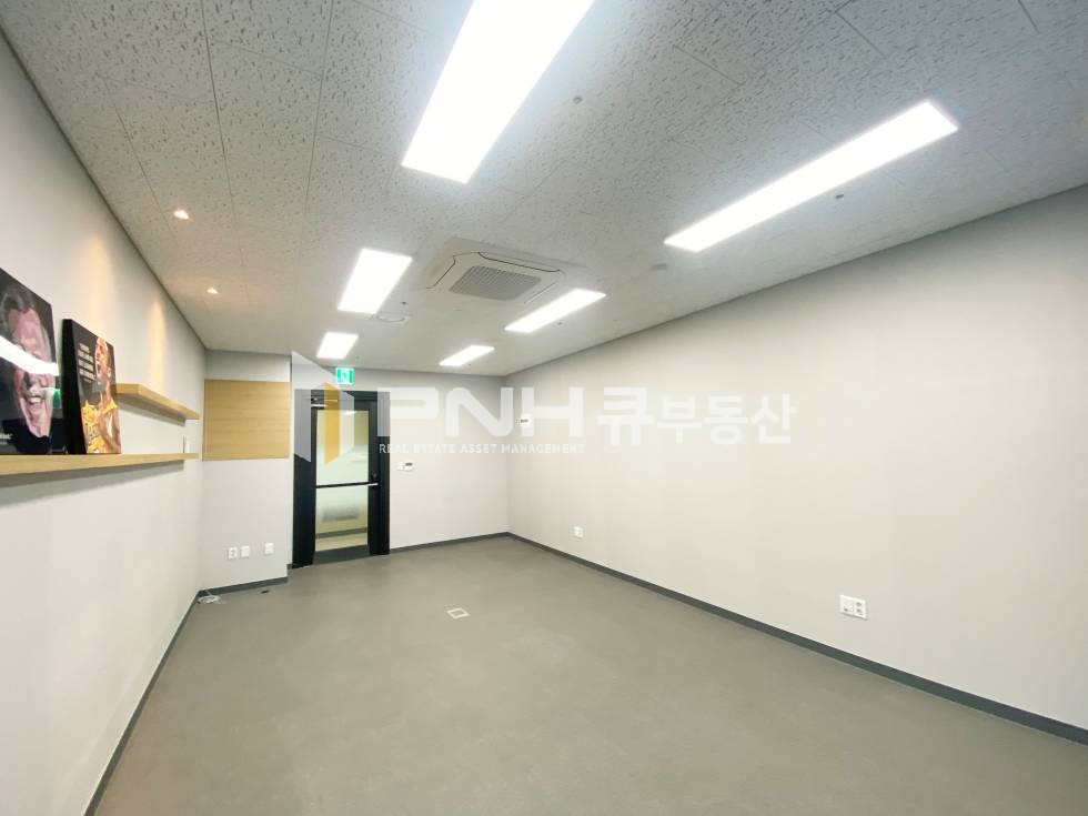 경기 안양동안구 관양동 평촌하이필드 지식산업센터, 전용13평, 풀인테리어O, 파사드, 천장형냉난방기O, 즉시입주 월세 매물번호 11042 사진 3