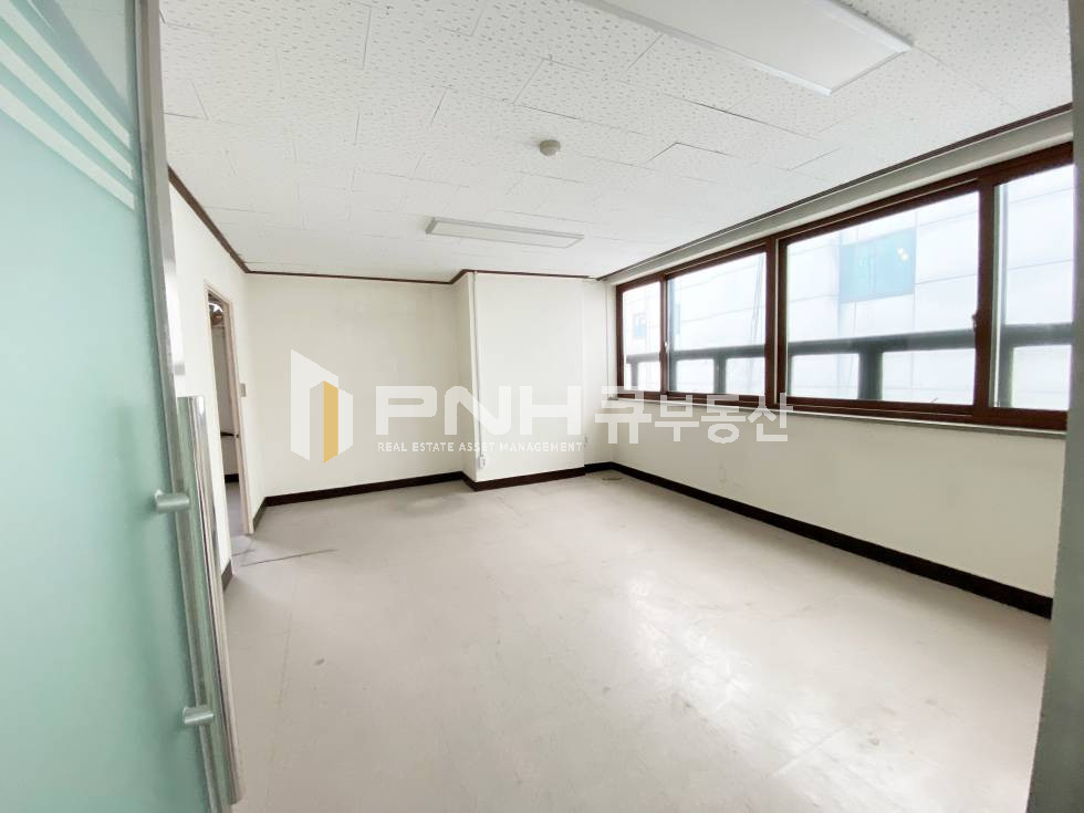 경기 안양동안구 호계동 호계동 은행건물, 전용60평, 월세저렴, 마당같은 주차장, 탕비실O, 즉시입주가능 월세 매물번호 11044 사진 5