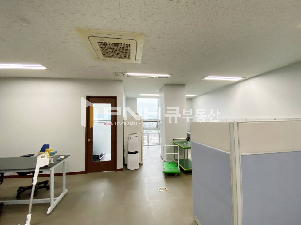 경기 안양동안구 관양동 인덕원역 역세권, 금강펜테리움IT타워, 실 전용 75평, 코너확장형, 파사드O, 룸6개, 천장형냉난방기O, 풀인테리어, 빠른입주가능 월세 매물번호 11055 사진 8