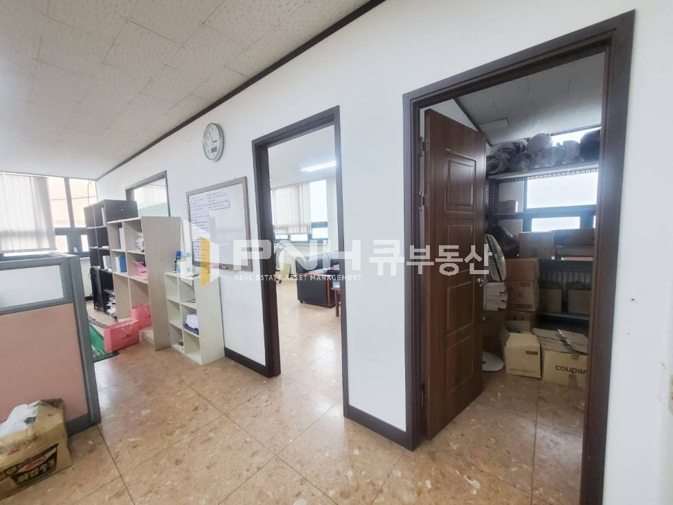 경기 안양동안구 관양동 인덕원역 인근, 전용약38평, 룸 구획, 주차가능, 가성비저렴, 빠른입주가능, 월세 매물번호 11060 사진 5