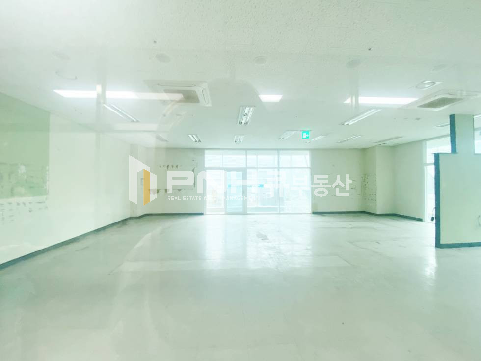 경기 안양동안구 관양동 평촌역하이필드 지식산업센터, 전용 30평, 2층, 사무실,상가 모든업종 가능, 간판설치가능, 대로변위치, 즉시입주가능 월세 매물번호 11062 사진 2