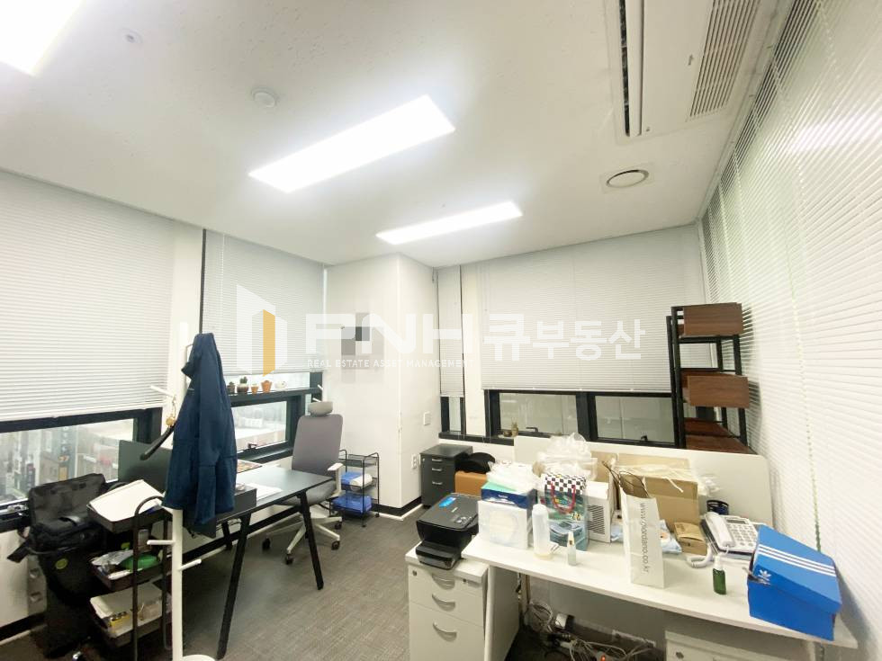 경기 안양동안구 관양동 안영시청맞은편, 평촌역도보8분거리, 안양금융센터AFC, 전용18평, 인테리어O,탕비실O, 창고O, 입주협의 월세 매물번호 11065 사진 2