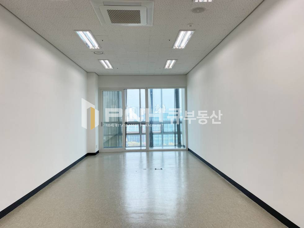 경기 안양동안구 호계동 금정역 역세권, 호계데시앙플렉스, 전용14평, 내부깔끔, 고층, 뻥뷰, 베란다O, 즉시입주가능 월세 매물번호 11069 사진 1