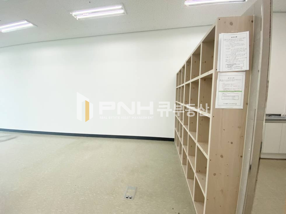경기 안양동안구 호계동 금정역 역세권, 호계데시앙플렉스, 대로변 위치, 내부깔끔, 천장형냉난방기, 탕비실, 인테리어O, 즉시입주가능 월세 매물번호 11070 사진 2