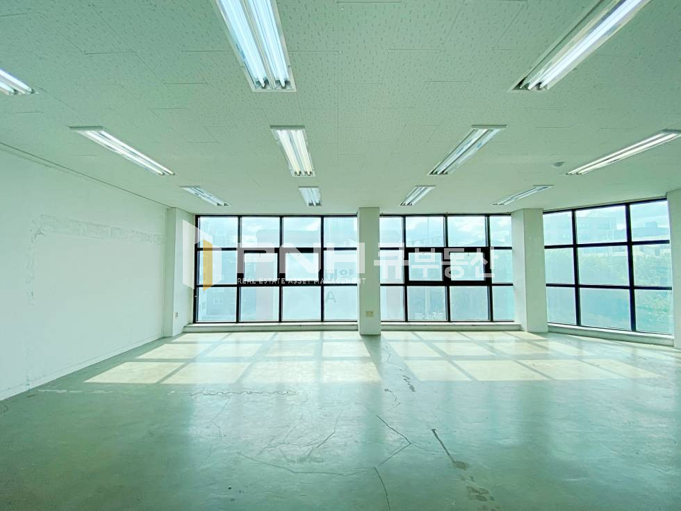 경기 안양동안구 관양동 평촌역~인덕원역 사이, 학의천옆, 전용25평, 엘베O, 주차가능O, 내부 깔끔, 관악산뷰, 상가 사무실 가능, 즉시입주가능 월세 매물번호 11072 사진 2