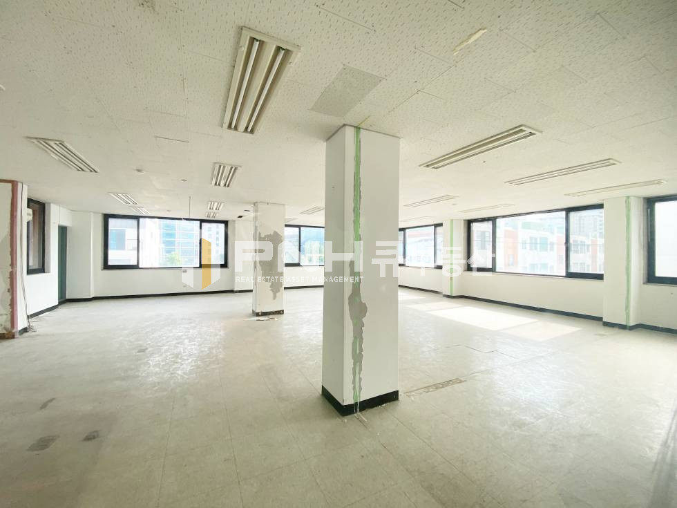 경기 안양동안구 관양동 관양동 학의천 옆, 전용45평, 코너형, 가성비대박, 엘베O, 주차O, 사무실 상가 모든업종 가능, 즉시입주 월세 매물번호 11073 사진 3