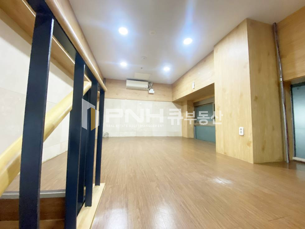 경기 안양동안구 관양동 인덕원 지식산업센터, 평촌오비즈타워, 전용12평, 지층, 복층구조, 독립적인공간, 월세저렴, 즉시입주가능 월세 매물번호 11074 사진 1