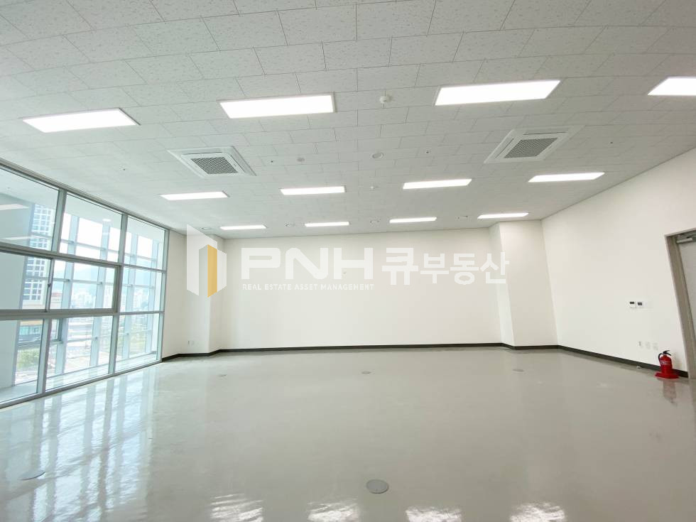 경기 안양동안구 호계동 1,4호선 금정역 인근 신축 지신산업센터 내 전용32평, 중소형사무실임대, 두달렌트프리 , 즉시입주가능 월세 매물번호 11086 사진 9