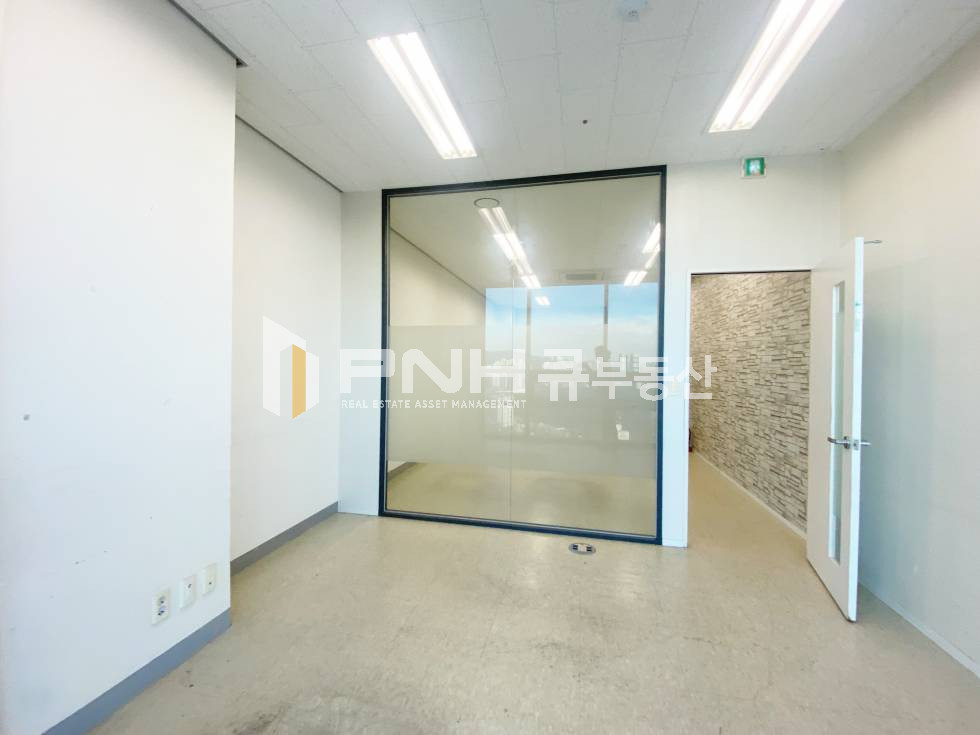 경기 안양동안구 관양동 인덕원 역세권, 평촌오비즈타워, 전용15평, 발코니확장, 천장형냉난방기, 룸1개, 풀인테리어, 즉시입주가능 월세 매물번호 11088 사진 3