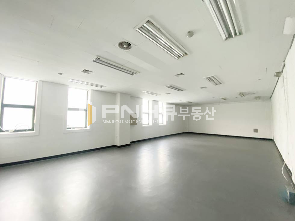 경기 안양만안구 안양동 1호선 명학역역세권, 전용83평, 룸2개, 화물엘베(2톤), 내부 깨끗, 창고겸사무실 추천, 월임대료 저렴, 즉시입주 월세 매물번호 11093 사진 13