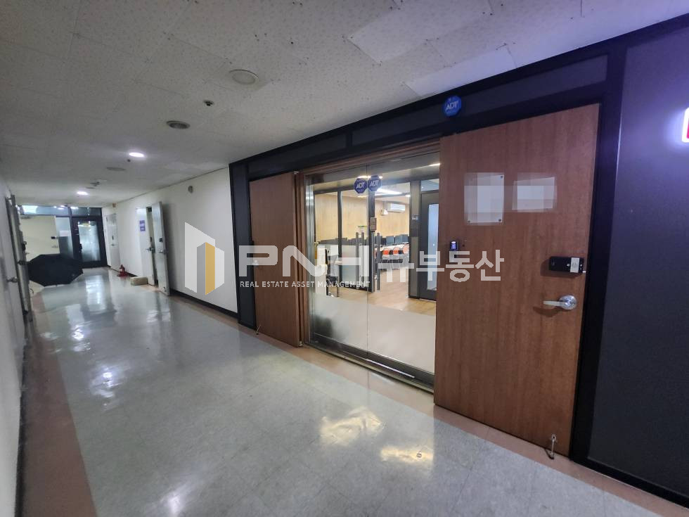 경기 안양동안구 비산동 4호선 범계역 초역세권, 안양걸설타워, 전용26평, 룸2개, 현재 학원으로 운영중, 빠른입주가능 , 월세 매물번호 11102 사진 1