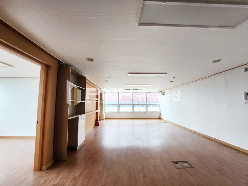 경기 안양동안구 비산동 4호선 범계역 초역세권, 금강벤처텔, 전용26평, 중소형사무실 임대, 시세대비 저렴한 월세, 즉시입주가능 월세 매물번호 11104 사진 1