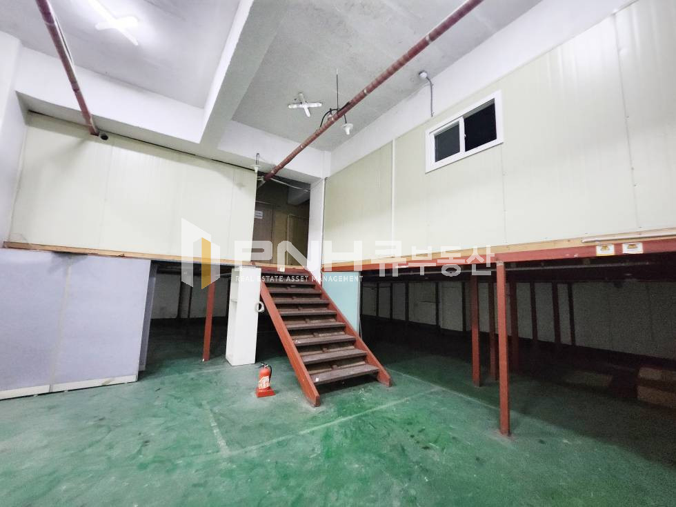 경기 안양동안구 호계동 범계역 인근 공장, 전용 약70평, 지하1층, 복층구조(철거가능), 화물승강기O, 상하수시설O, 1ton트럭 진출입가능 월세 매물번호 11110 사진 3