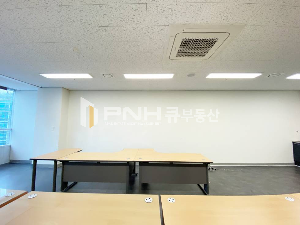 경기 안양동안구 평촌동 평촌아이에스비즈타워, 전용18평, 고층, 신축 , 베란다확장O, 탕비실O, 즉시입주 월세 매물번호 11021 사진 5