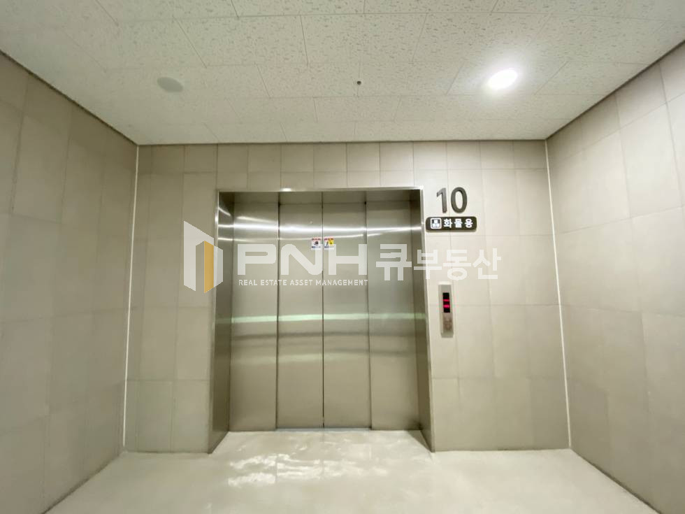 경기 안양동안구 평촌동 평촌아이에스비즈타워, 전용18평, 고층, 신축 , 베란다확장O, 탕비실O, 즉시입주 월세 매물번호 11021 사진 8