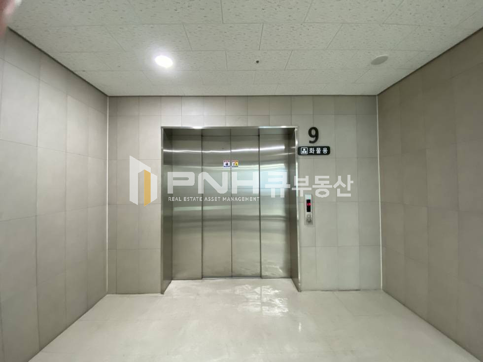 경기 안양동안구 평촌동 평촌역 인근 신축지식산업센터, 평촌아이에스비즈타워, 전용26평(실34평), 코너확장형, 북향, 룸2개, 인테리어O, 즉시입주O 월세 매물번호 11122 사진 5