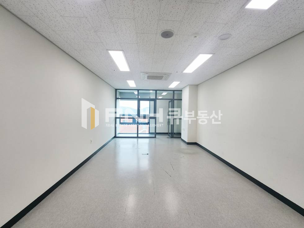 경기 의왕시 삼동 1호선 의왕역 인근, 더리브비즈원, 전용12평, 소형사무실임대, 천장형냉난방기 2대, 월임대료저렴, 즉시입주가능 , 부곡톨게이트 인접 월세 매물번호 11128 사진 2