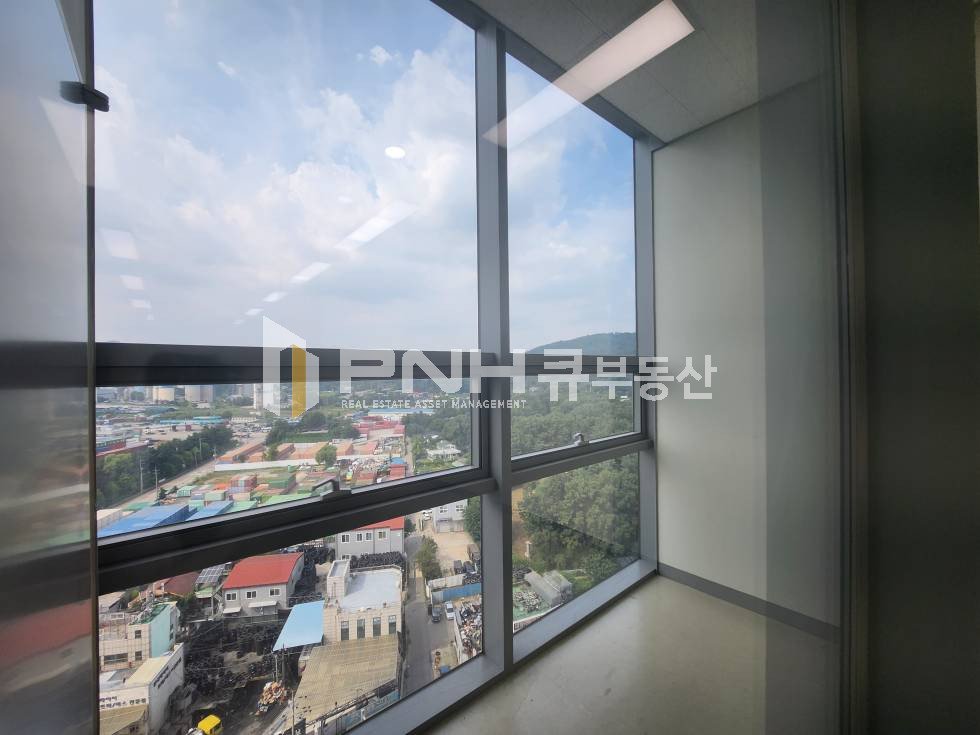 경기 의왕시 이동 1호선 의왕역 인근, 의왕테크노파크, 에이스하이테크 비전21, 전용 약17평, 월임대료 매우저렴, 즉시입주가능, 급매물, 천장형냉난방기O 월세 매물번호 11130 사진 4