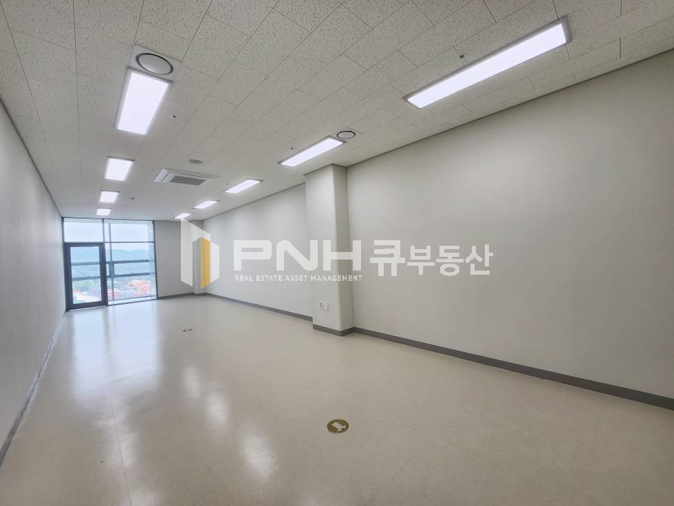 경기 의왕시 이동 의왕시 의왕테크노파크, 에이스하이테크 비전21, 전용 약17평, 월임대료 매우저렴천장형냉난방기O, 3톤 화물엘베 O, 부곡톨게이트인근, 고속도로 인접, 즉시입주가능 월세 매물번호 11131 사진 4